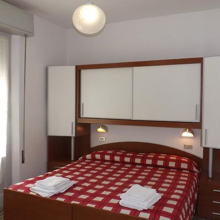 Hotel La Vela Μπελάρια-Ιτζέα Μαρίνα Δωμάτιο φωτογραφία