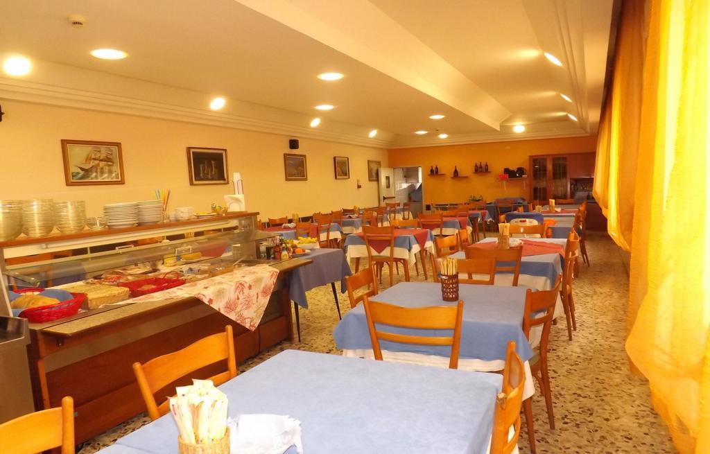 Hotel La Vela Μπελάρια-Ιτζέα Μαρίνα Εξωτερικό φωτογραφία