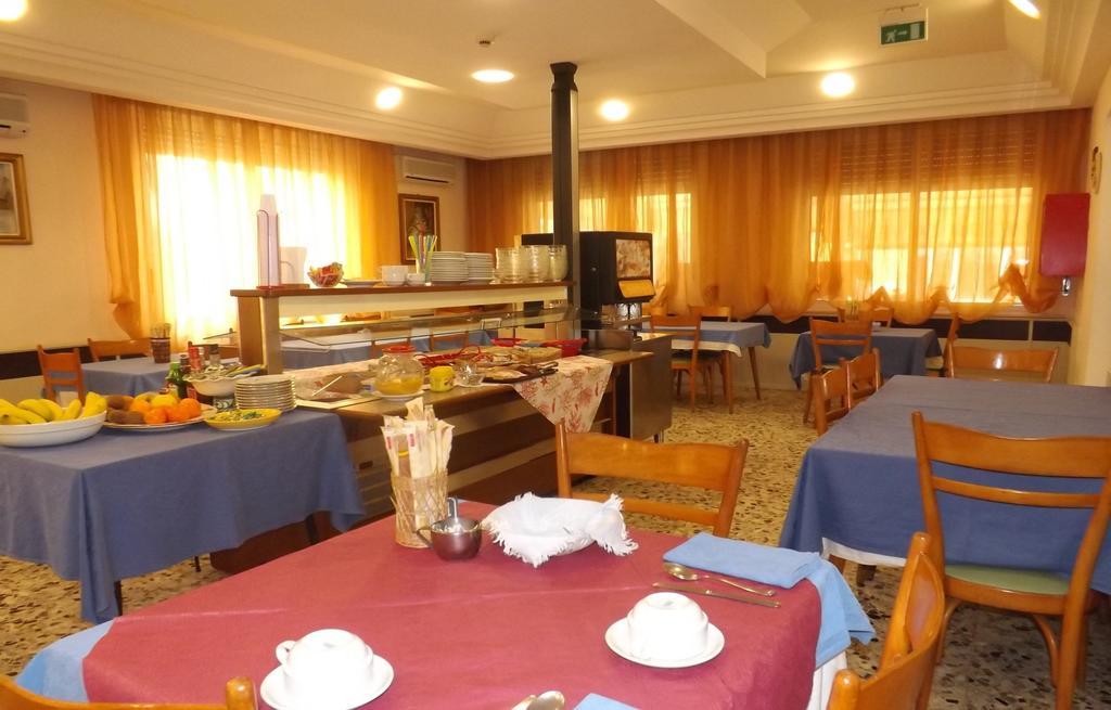 Hotel La Vela Μπελάρια-Ιτζέα Μαρίνα Εξωτερικό φωτογραφία
