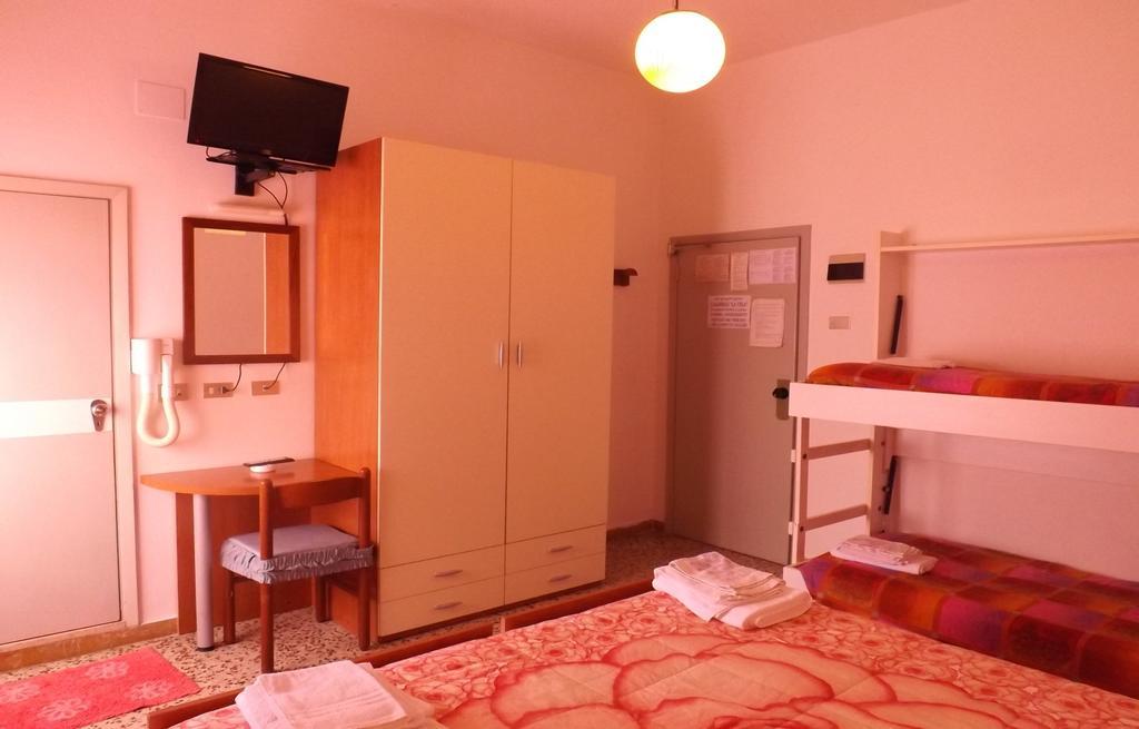 Hotel La Vela Μπελάρια-Ιτζέα Μαρίνα Δωμάτιο φωτογραφία